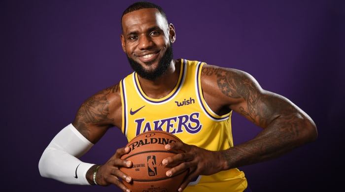 bron_wearing_lakers_yellow_media_day.jpg